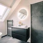 Hotelbed W Aircon At Willem 1 Apartment Tilburg
