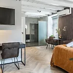 Hotelbed W Aircon At Willem 1 Tilburg