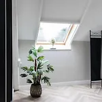 Apartment Hotelbed W Aircon At Willem 1 Tilburg