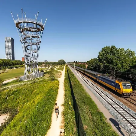 Hotelbed W Aircon At Willem 1 * تيلبورغ