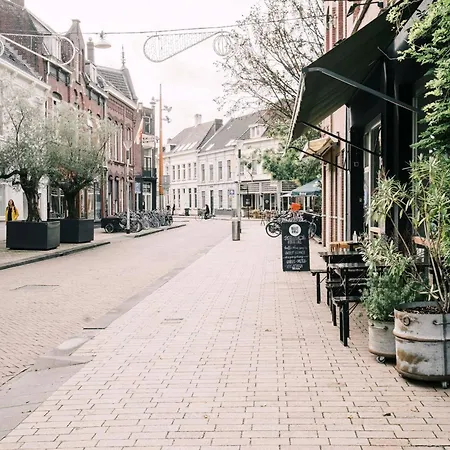 Hotelbed W Aircon At Willem 1 تيلبورغ