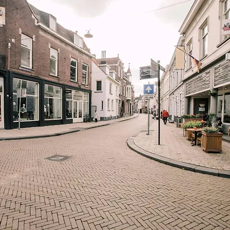 Hotelbed W Aircon At Willem 1