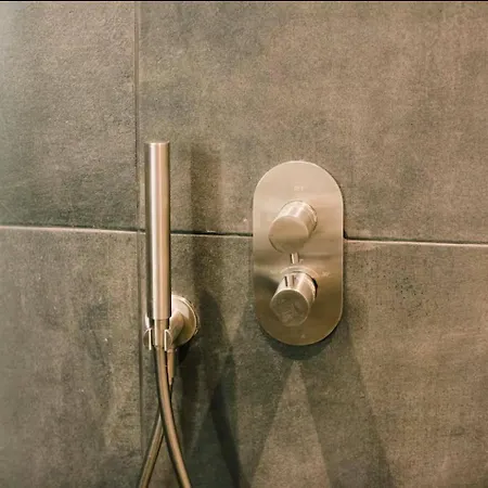 Hotelbed W Aircon At Willem 1 Apartmán Tilburg