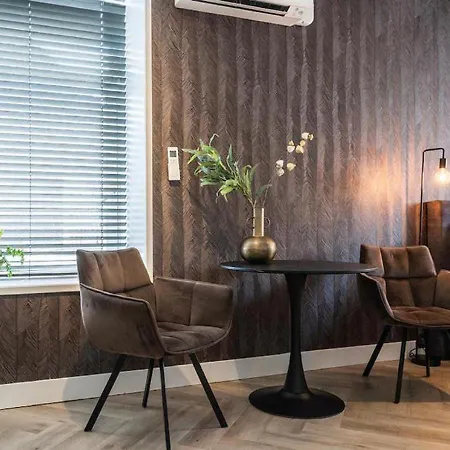 Hotelbed W Aircon At Willem 1 شقة تيلبورغ