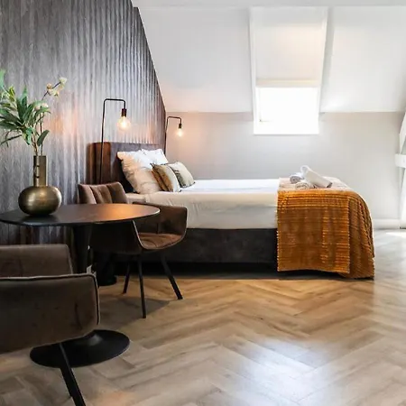 Hotelbed W Aircon At Willem 1