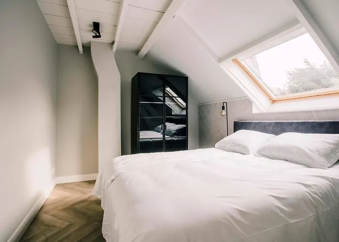 Hotelbed W Aircon At Willem 1 *