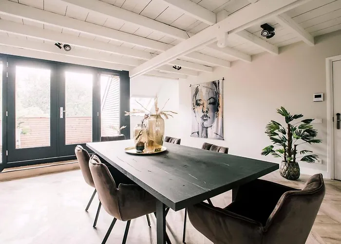 Hotelbed W Aircon At Willem 1 Appartement