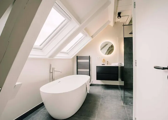 Hotelbed W Aircon At Willem 1 * Tilburg