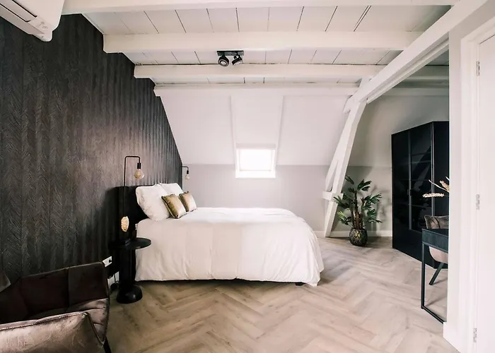 Hotelbed W Aircon At Willem 1 Τίλμπουργκ