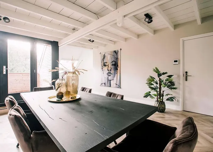 Hotelbed W Aircon At Willem 1 *