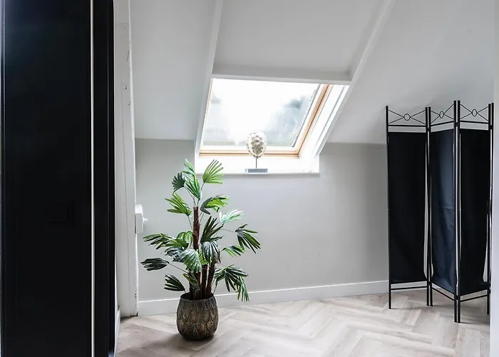 Appartement Hotelbed W Aircon At Willem 1 Tilburg