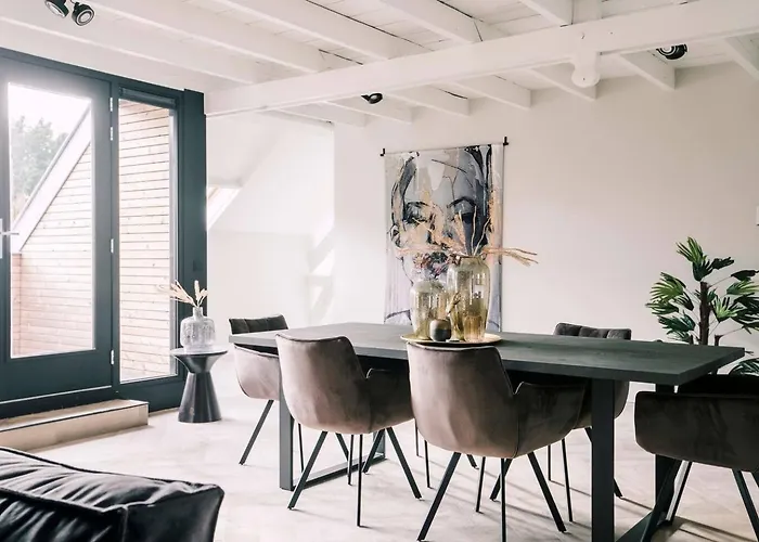 Hotelbed W Aircon At Willem 1 Daire